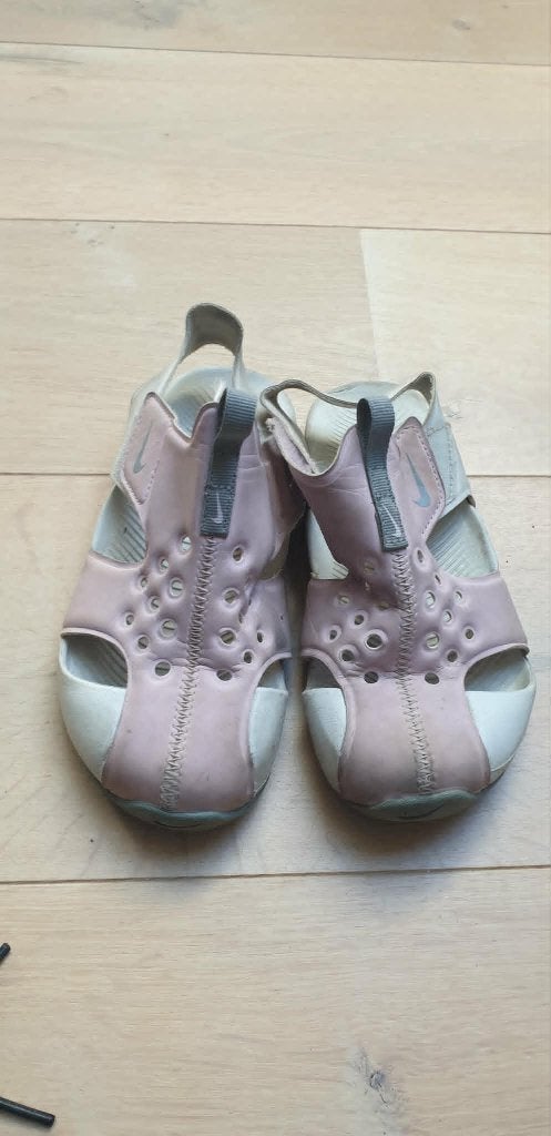 kinderen nike schoenen, Kinderen en Baby's, Kinderkleding | Schoenen en Sokken, Meisje, Schoenen, Ophalen of Verzenden, Nike