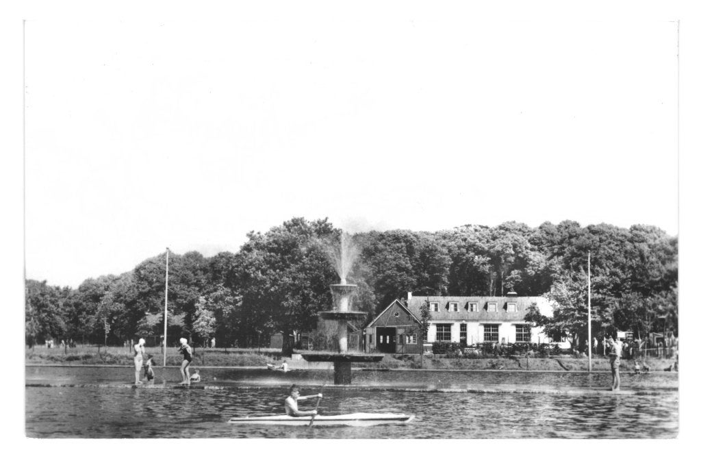 947421	Naarden	Oud Valkeveen	1958	Postzegel afgeweekt