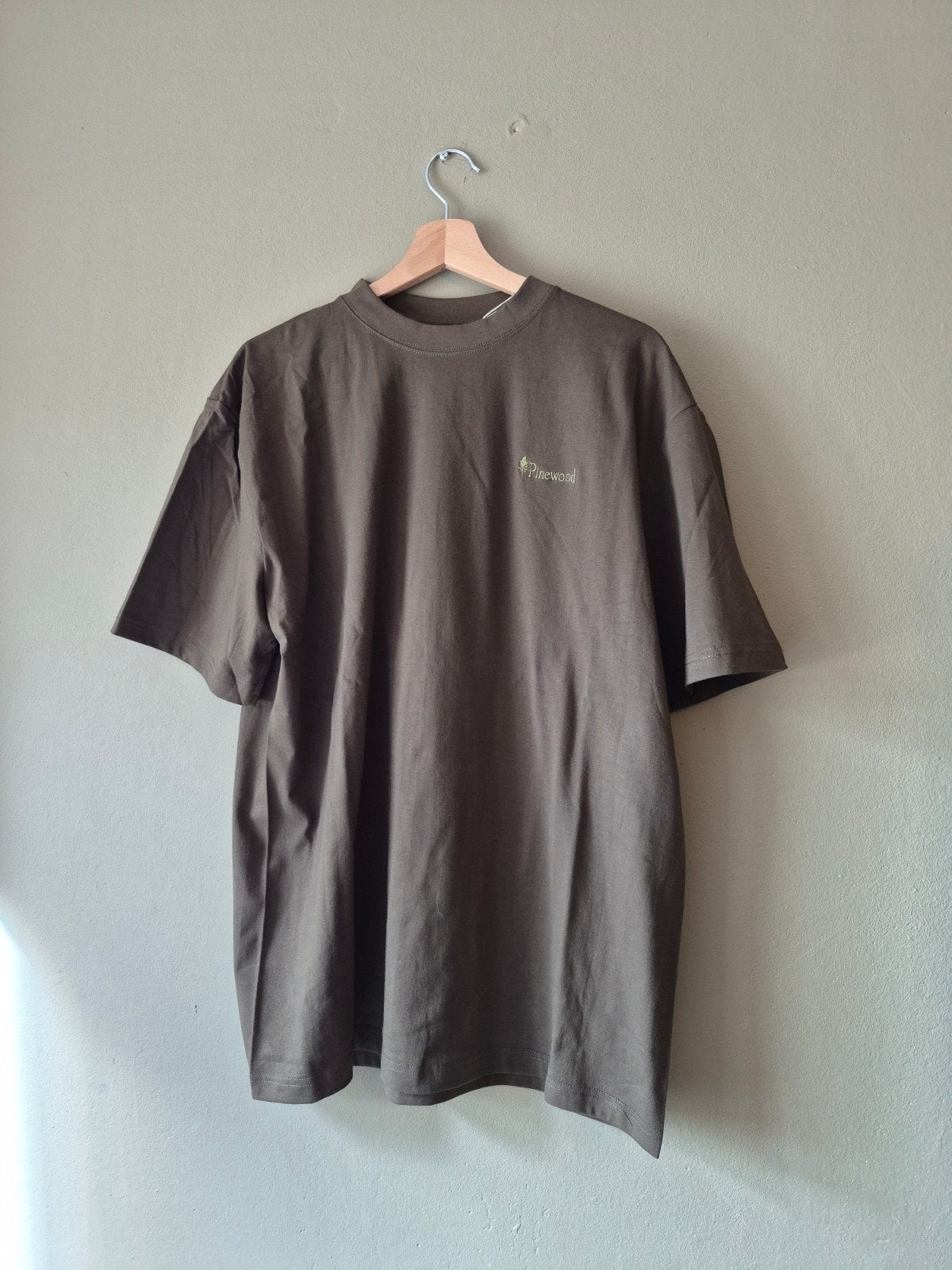 Pinewood Premium Heren T-shirt Korte Mouwen - Khaki, Maat 52/54 (L), Nieuw, Ophalen of Verzenden, Pinewood