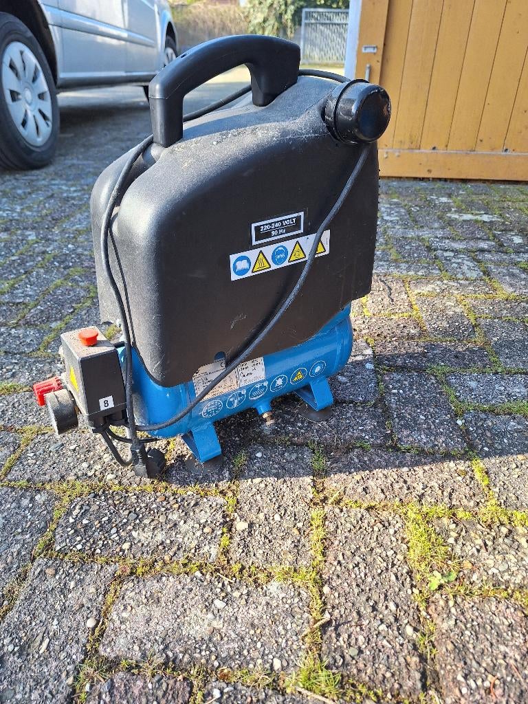 compressor merk airpress, Doe-het-zelf en Verbouw, Compressors, Gebruikt, 6 tot 10 bar, Minder dan 25 liter, Minder dan 200 liter/min