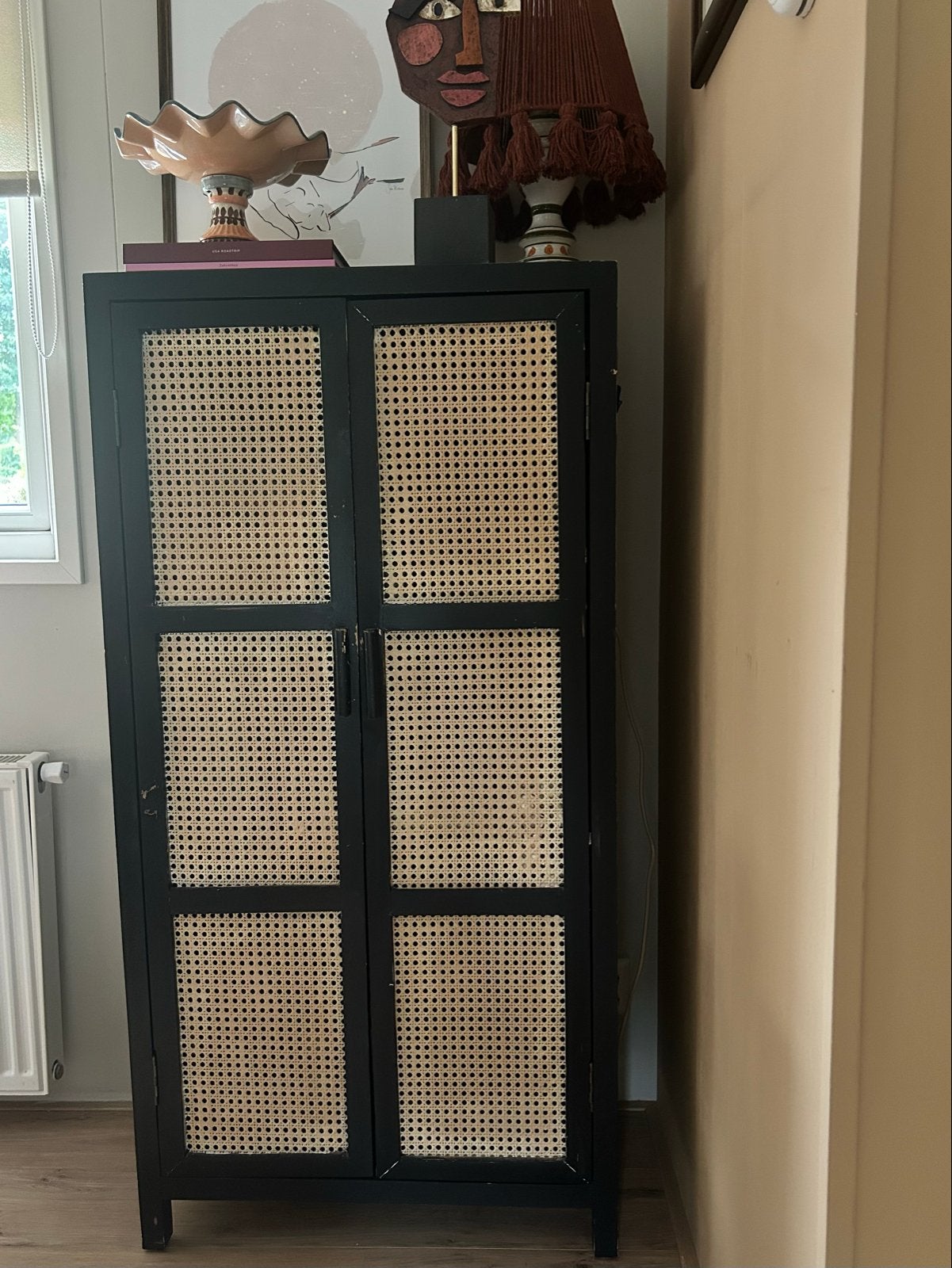 Zwarte rotan kast met 2 deuren, Huis en Inrichting, Kasten | Overige, Ophalen of Verzenden, Gebruikt