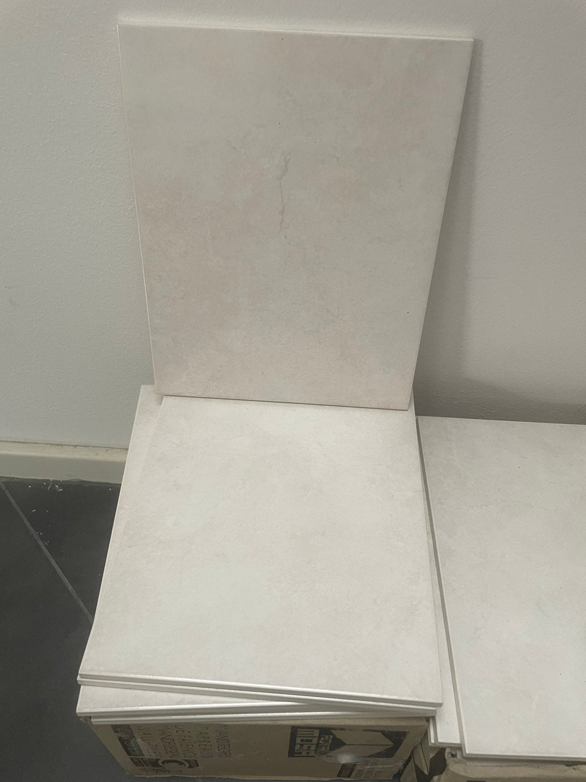Wandtegels restpartij 20x25 cm crème gemarmerd (60 stuks), Doe-het-zelf en Verbouw, Tegels, Ophalen, Nieuw, 20 tot 40 cm, Minder dan 5 m²