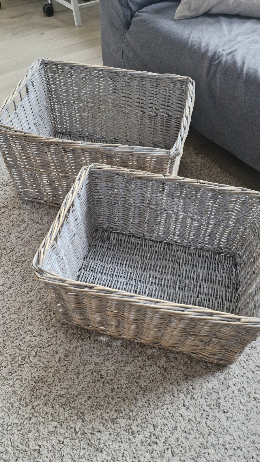 Set van 2 rieten manden - grijs/wit, Ophalen, Overige materialen, Gebruikt, 50 tot 100 cm