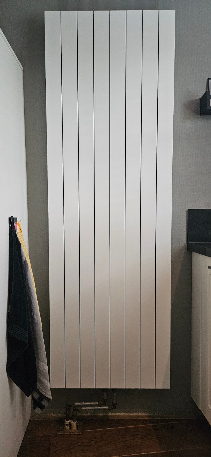 Moderne verticale radiator, wit, Ophalen, 500 tot 800 watt, Radiator, Minder dan 60 cm