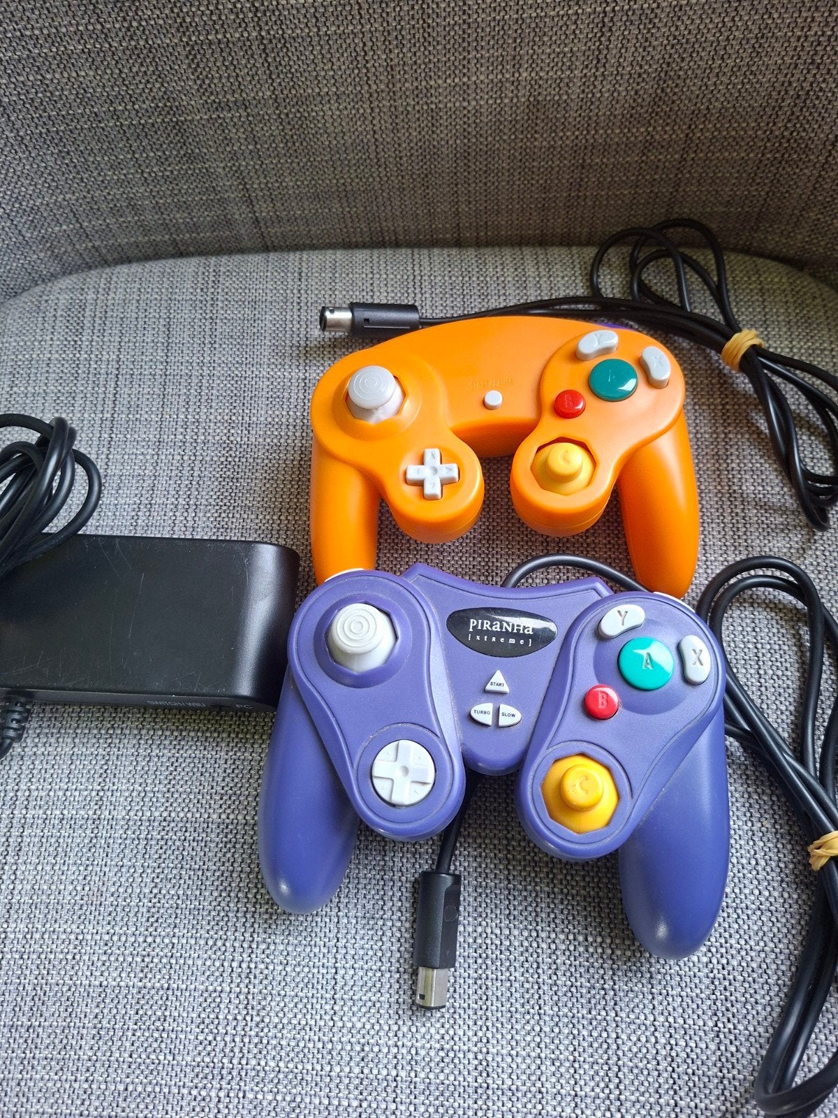 2 Nintendo Switch Controllers (GameCube stijl) bedraad, Ophalen of Verzenden, Zo goed als nieuw