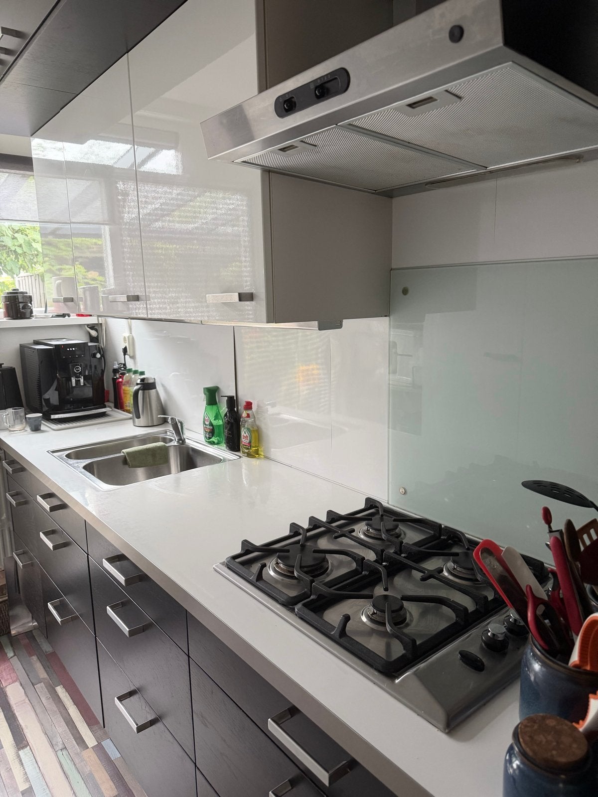 Gratis: moderne keuken met inbouwapparatuur, Huis en Inrichting, Keuken | Complete keukens, Ophalen, Gebruikt, Overige materialen