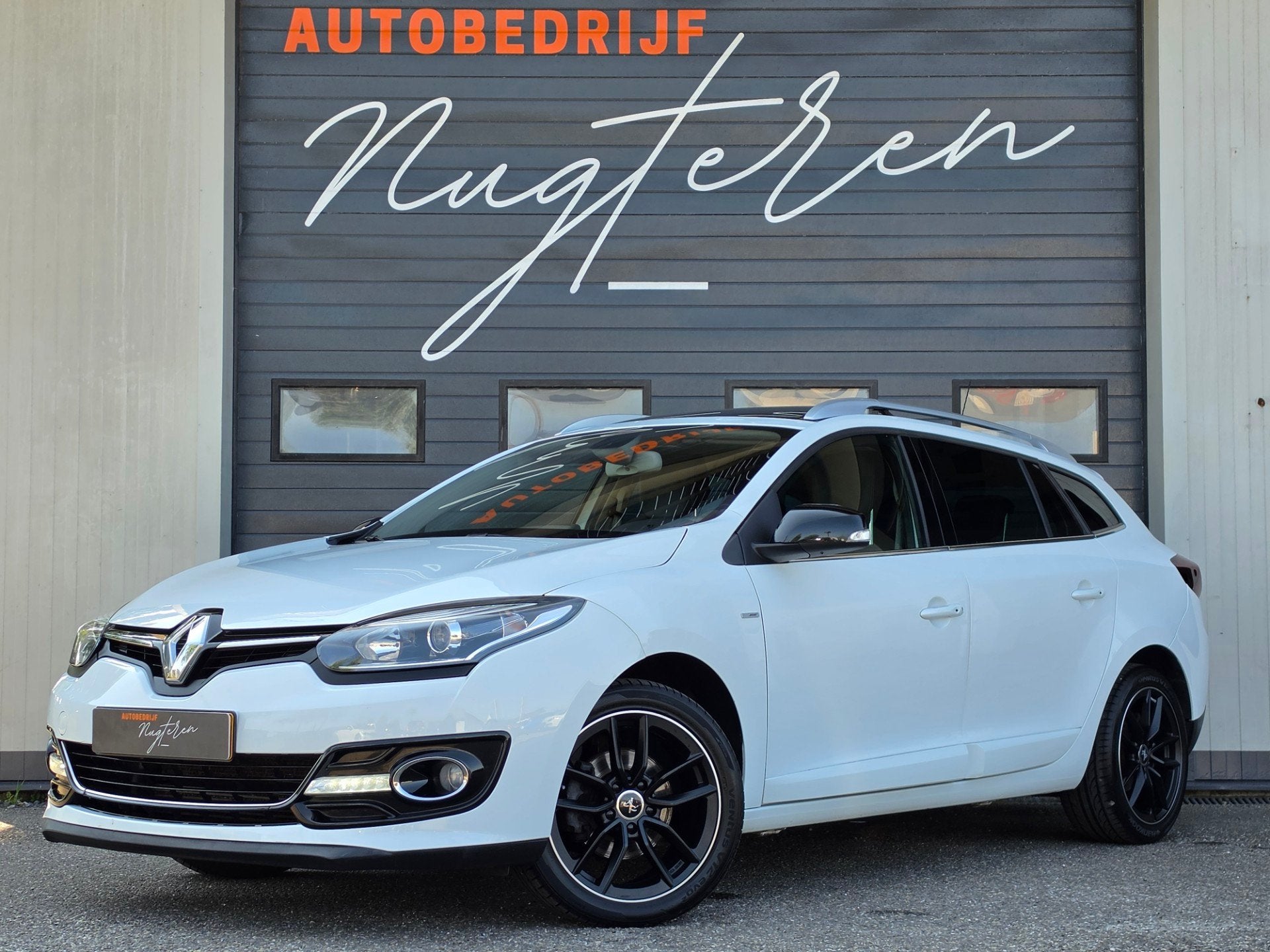 Renault Mégane Estate 1.2 TCe Bose|Panoramadak|Automaat|Tre, Auto's, Euro 5, Stof, Zwart, 4 cilinders