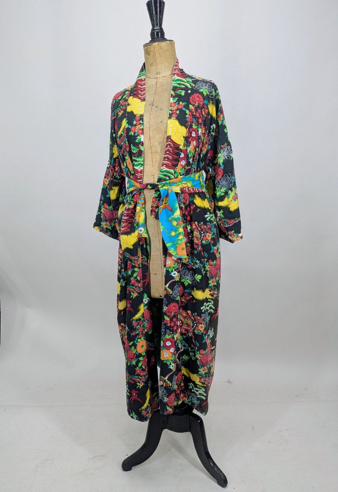 Vintage Kimono Badjas met Bloemenprint - Zwart/Blauw, Vintage Kleding B.V., Vintage Straat 10, 1000 AB Amsterdam, Info@vintagekleding.nl