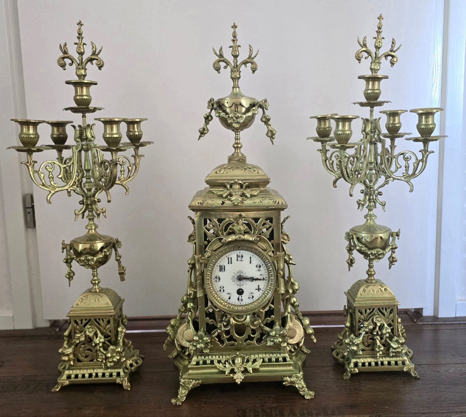 Antieke Franse bronzen pendule met kandelaars, Antiek en Kunst, Ophalen of Verzenden