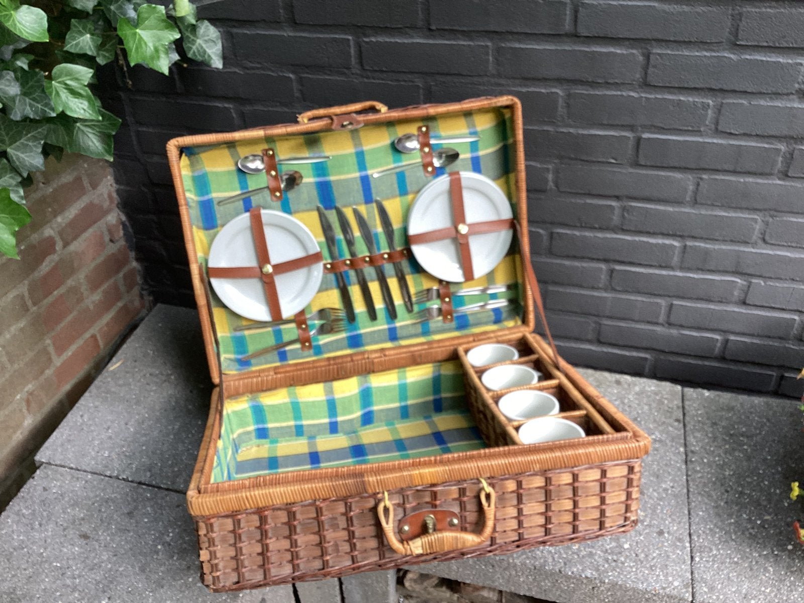 Vintage picknickmand met servies en bestek, Ophalen of Verzenden, Zo goed als nieuw