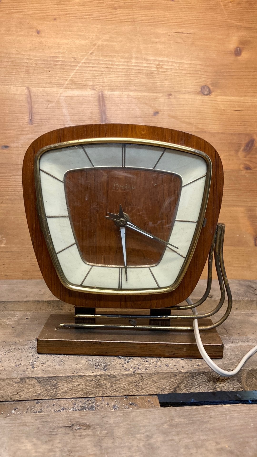 Vintage klok op stroom, Antiek en Kunst, Antiek | Klokken, Ophalen of Verzenden