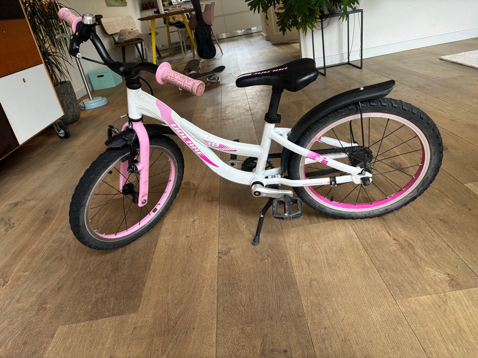 Volare kinderfiets 18 inch - Wit/Roze, Ophalen, Gebruikt, Terugtraprem, 16 tot 20 inch