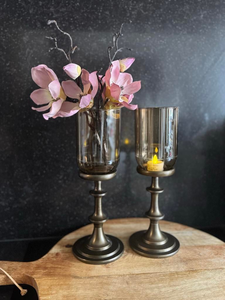 Set van 2 kandelaars, kunstbloemen, waxinelichtjes LIFESTYLE, Bruin, Nieuw, Ophalen of Verzenden, Metaal