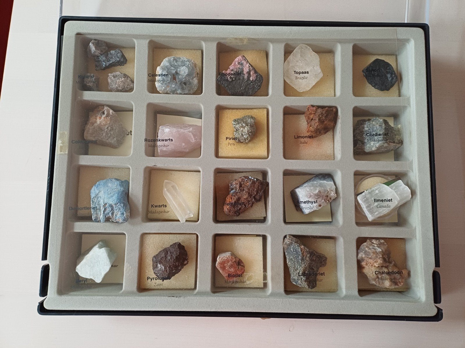 Twee verzameldozen met edelstenen, Verzamelen, Ophalen, Mineraal