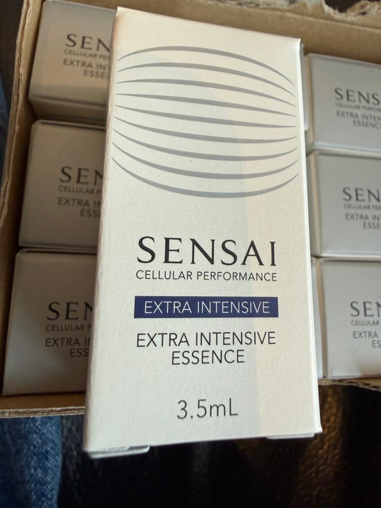 Sensai INTENSIVE ESSENCE, Sieraden, Tassen en Uiterlijk, Uiterlijk | Gezichtsverzorging, Verzenden, Nieuw, Gehele gezicht