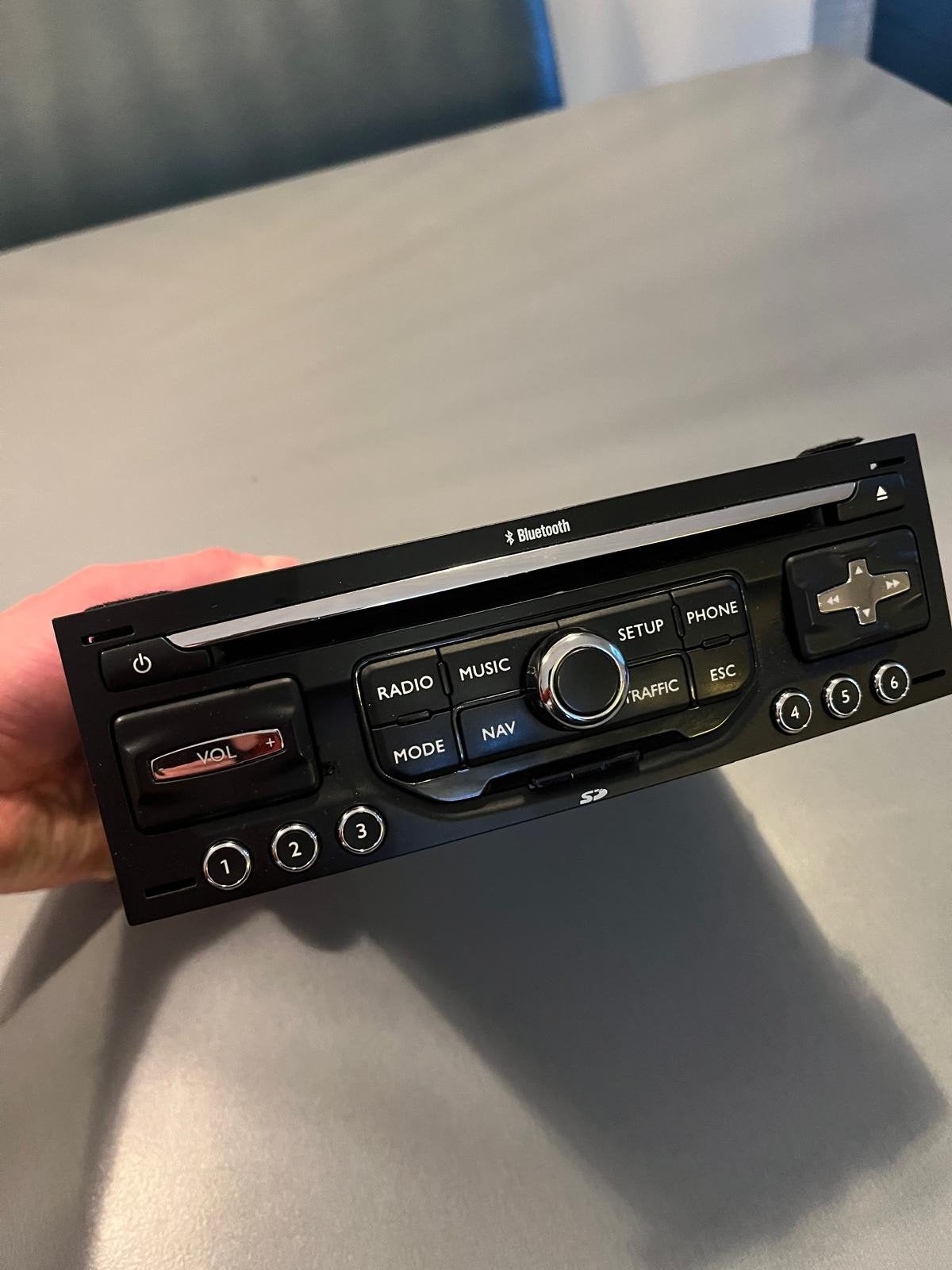Harman Becker autoradio, Ophalen of Verzenden