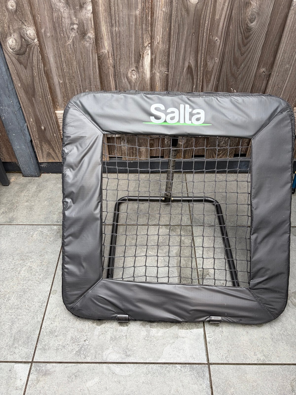Te koop Salta voetbal rebounder 84x84 cm, Ophalen, Zo goed als nieuw