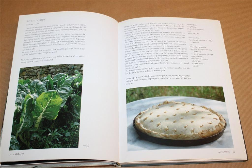 Vinazza — Italiaans Kookboek, Groot Formaat, Boeken, Ophalen of Verzenden, Gelezen, Italië