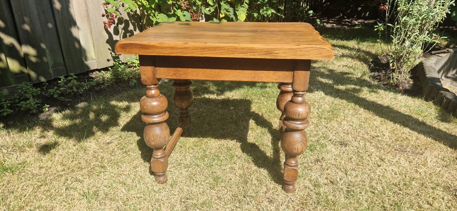 Robuuste massief eiken bijzettafel / salontafel met gedraaid, Ophalen of Verzenden