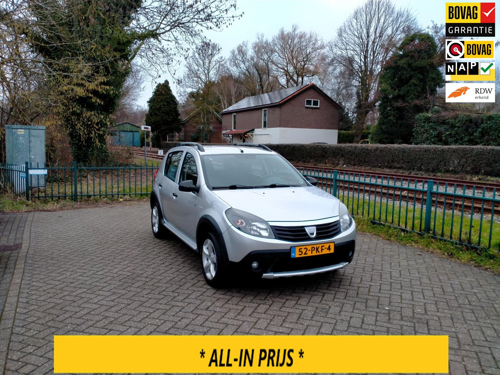 Dacia Sandero 1.6 Stepway airco ALLINPRIJS, Auto's, Voorwielaandrijving, Stof, Zwart, 4 cilinders