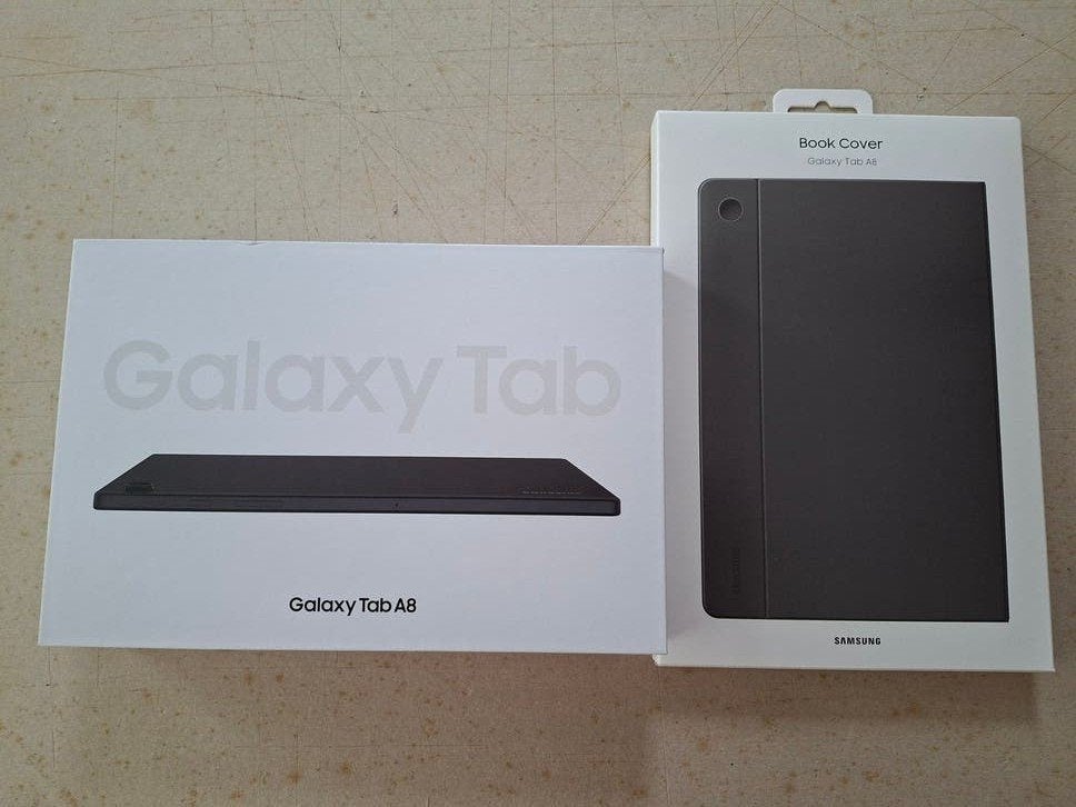 Samsung Galaxy Tab A8 64GB Wi-Fi + 4G en Book Cover, Computers en Software, Windows Tablets, 10 inch, Galaxy Tab A8, Ophalen of Verzenden