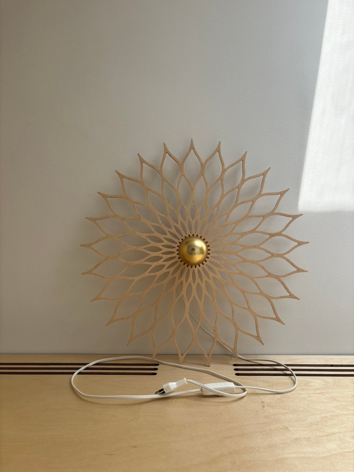 De Noest mandala Dahlia wandlamp, Ophalen of Verzenden, Zo goed als nieuw, Hout