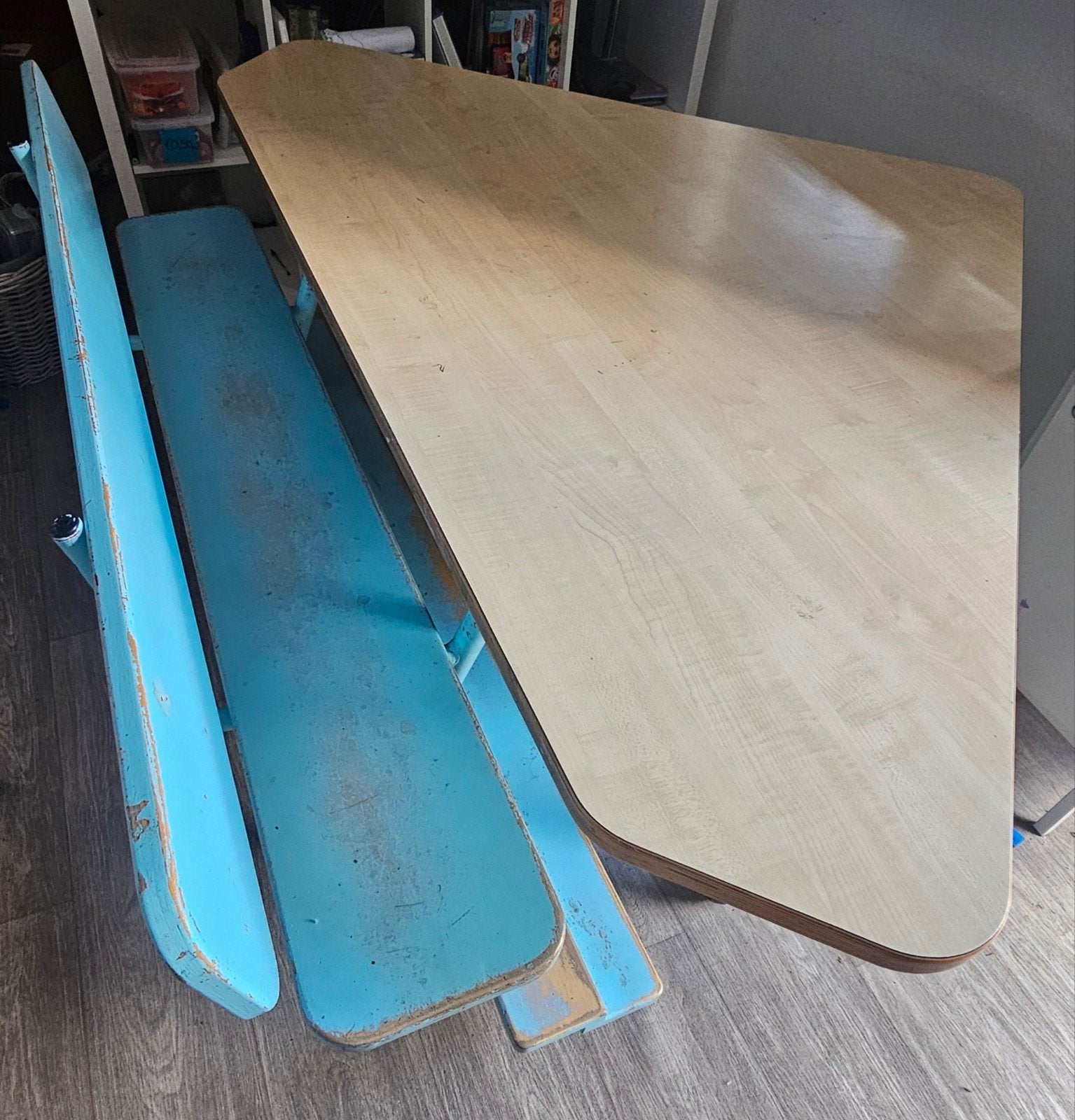 Kinderopvang tafel met bankje - opknapper, Kinderen en Baby's, Kinderkamer | Tafels en Stoelen, Ophalen, Gebruikt, Tafel(s) en Stoel(en)