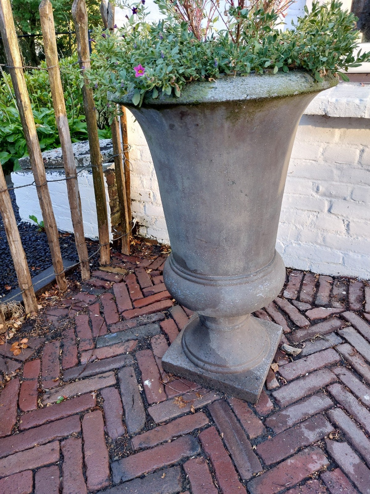 stenen bloempot voor buiten, Ophalen