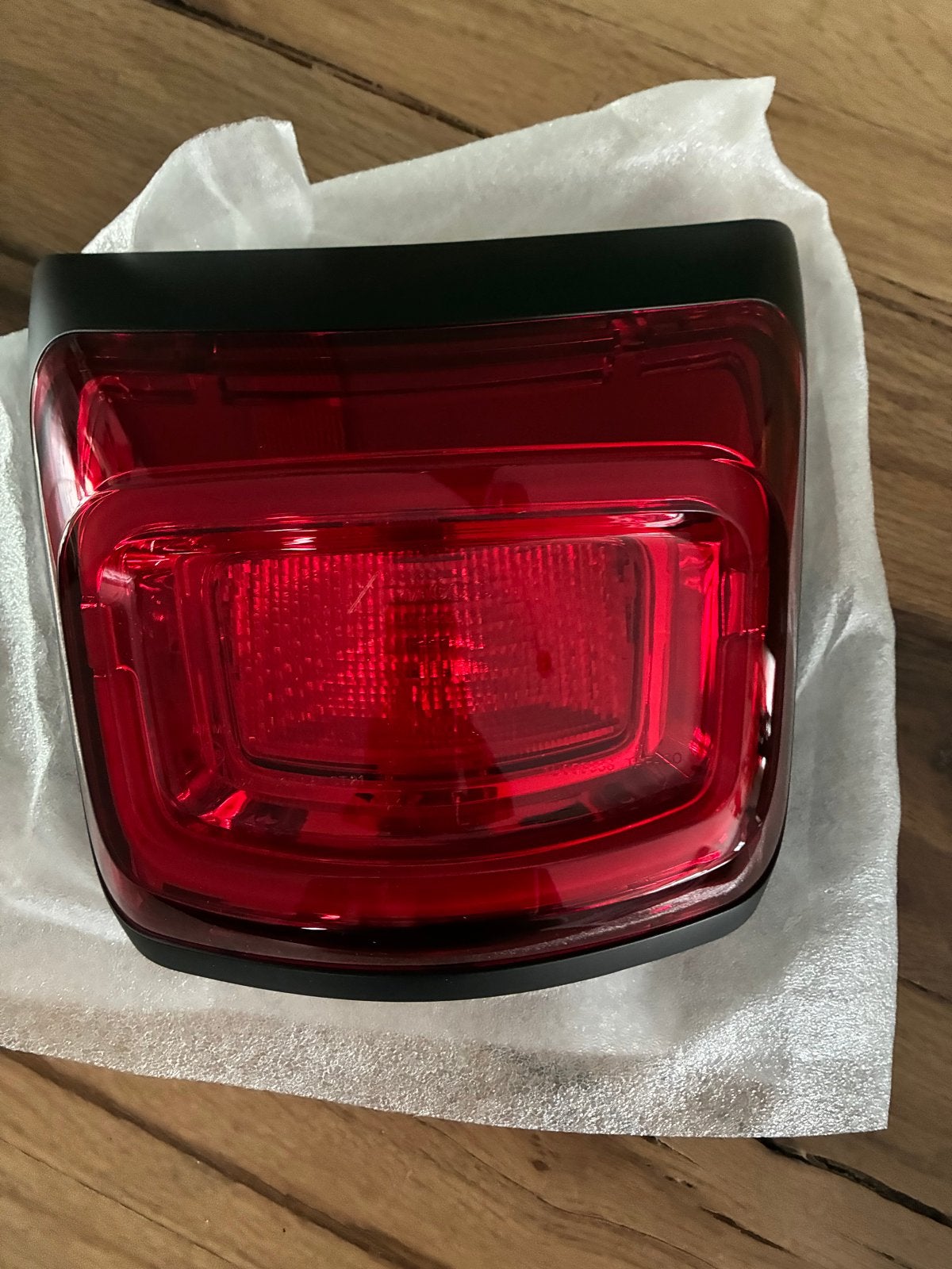 Nieuw Vespa GTS 310 Achterlicht matzwart, Fietsen en Brommers, Ophalen of Verzenden, Nieuw, Overige typen, Vespa
