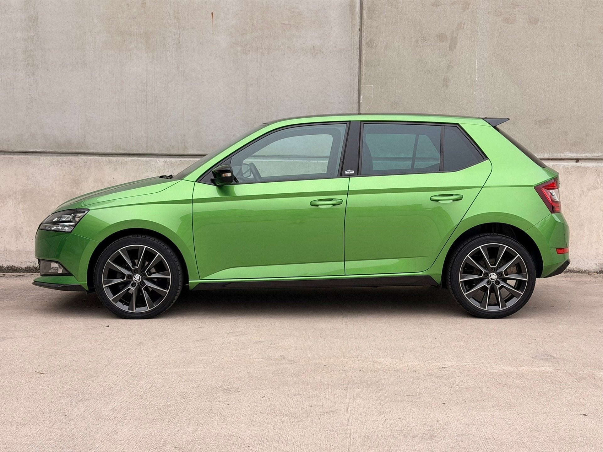 Skoda Fabia 1.0 TSI Monte Carlo Pano LED CarPlay 17' Stoelve, Voorwielaandrijving, Dealer onderhouden, Stof, Gebruikt