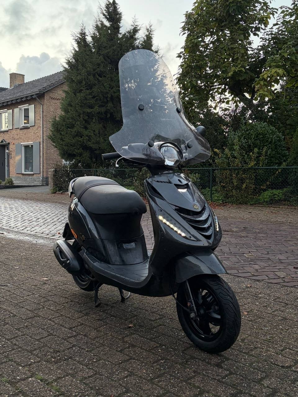 Piaggio Zip iGET 2018- Goed onderhouden scooter, Fietsen en Brommers, Ophalen, Piaggio, Zo goed als nieuw, Benzine