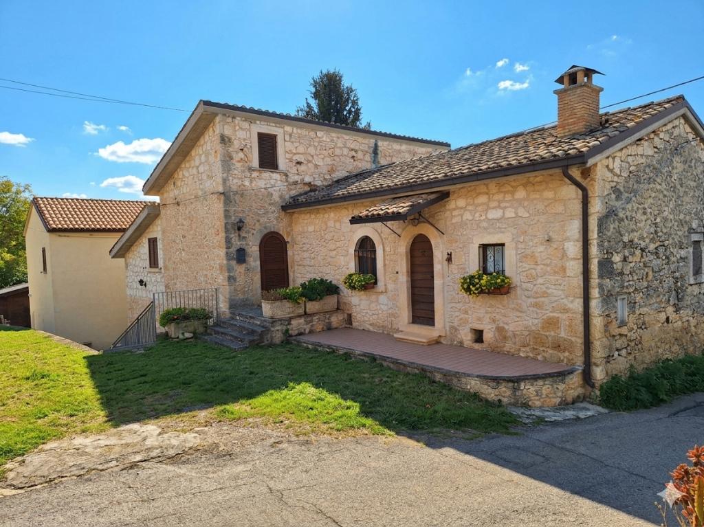 2 Authentieke gerestaureerde huizen in toeristische dorp, Dorp, Roccamorice Midden Italie, Woonhuis, Italië