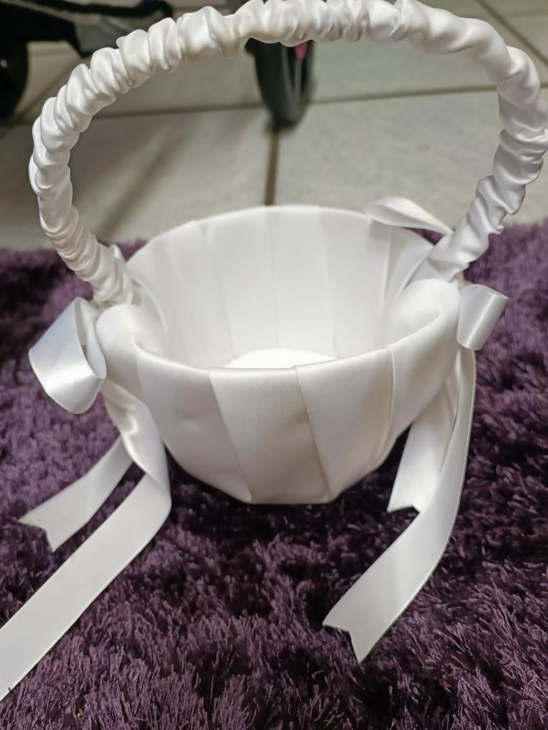 Witte bloemenmand voor bruiloft of decoratie, Wit, Ophalen of Verzenden, Accessoires, Onbekend