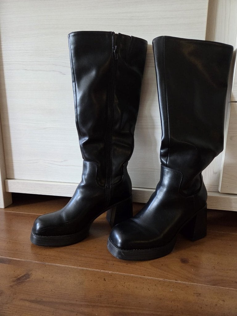 Lange laarzen met blokhak – Maat 38 – Zo goed als nieuw, Kleding | Dames, Schoenen, Hoge laarzen, Zwart, Ophalen of Verzenden