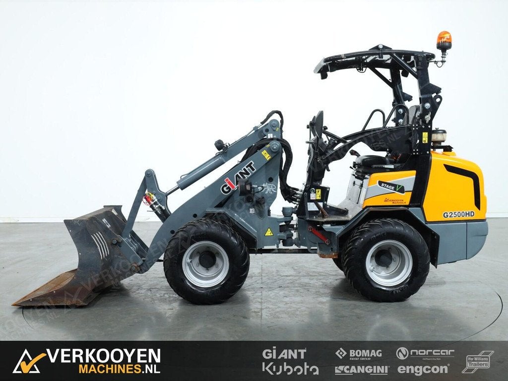 2022 Giant G2500 HD VK10537 Extra pomp + 2x functie, Zakelijke goederen, Machines en Bouw | Kranen en Graafmachines, Wiellader of Shovel