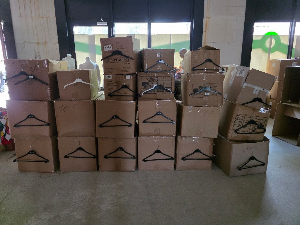 KLEERHANGERS  4/5.000 stuks, Ophalen, Zo goed als nieuw, Kunststof, Volwassenen