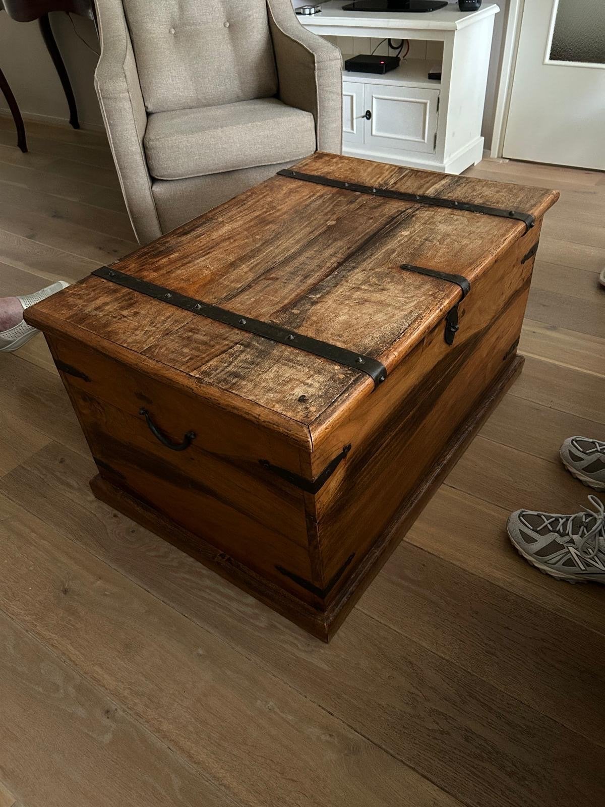 Houten dekenkist met metalen accenten - 91x63,5x49 cm, Huis en Inrichting, Woonaccessoires | Kisten, Ophalen, Gebruikt, 50 tot 100 cm