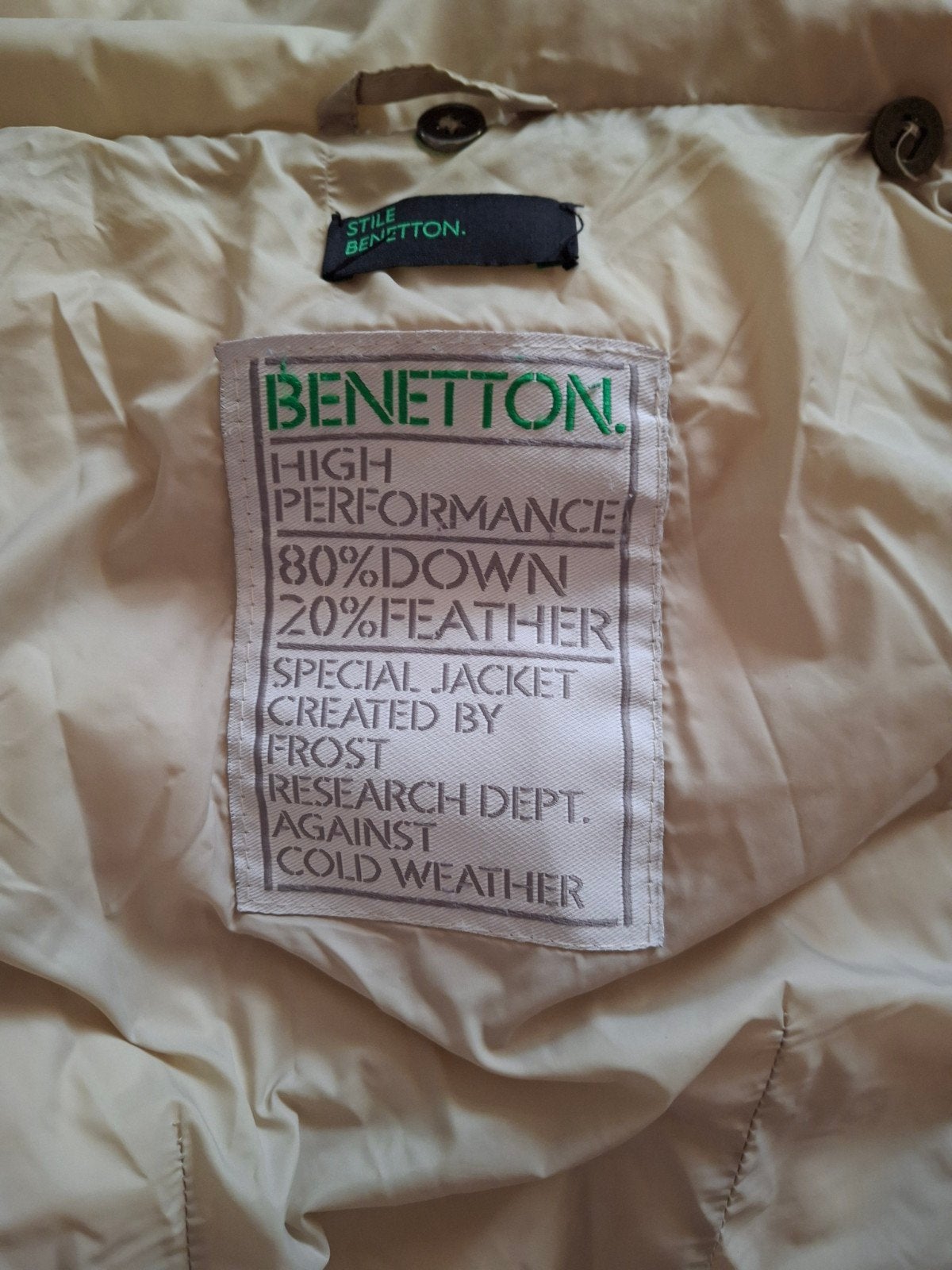 Benetton donsjas met riem, Benetton, Beige, Ophalen of Verzenden, Maat 36 (S)
