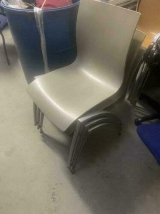 Artifort houten stoelen 3 voor ?100-,, Overige kleuren, Hout, Niet ingevuld, Zo goed als nieuw