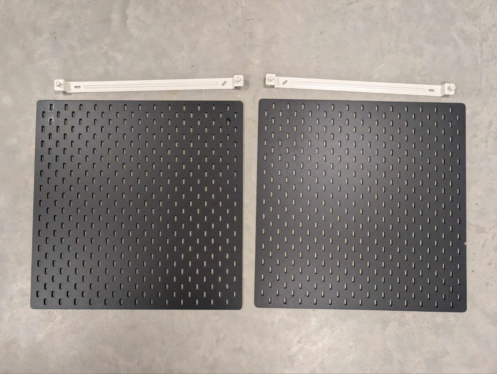 2x Ikea Skadis zwart 56x56, Huis en Inrichting, Woonaccessoires | Memoborden, Ophalen, Zo goed als nieuw, Overige typen