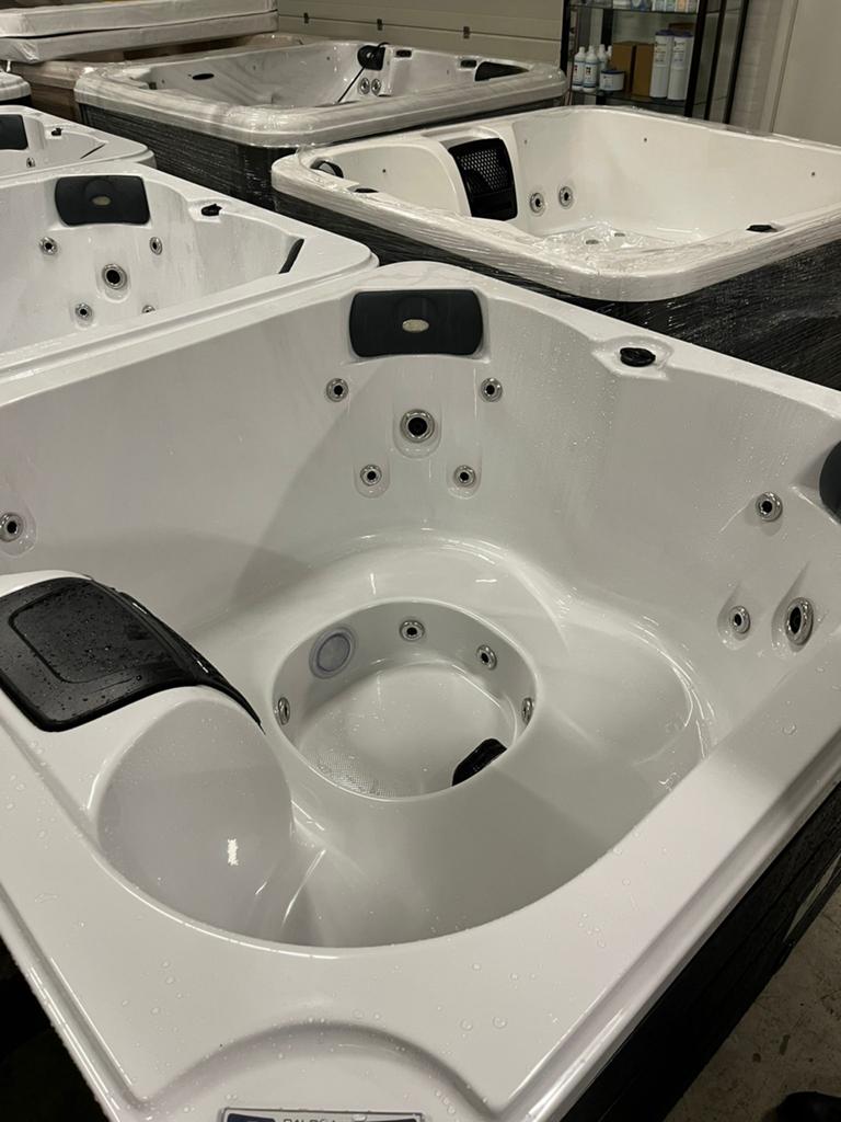 Nieuwe Luxe  4 pers. Spa Jazz incl. Plaatsing & Garantie, Tuin en Terras, Bubbelbaden en Hottubs, Ophalen, Zo goed als nieuw, Filter