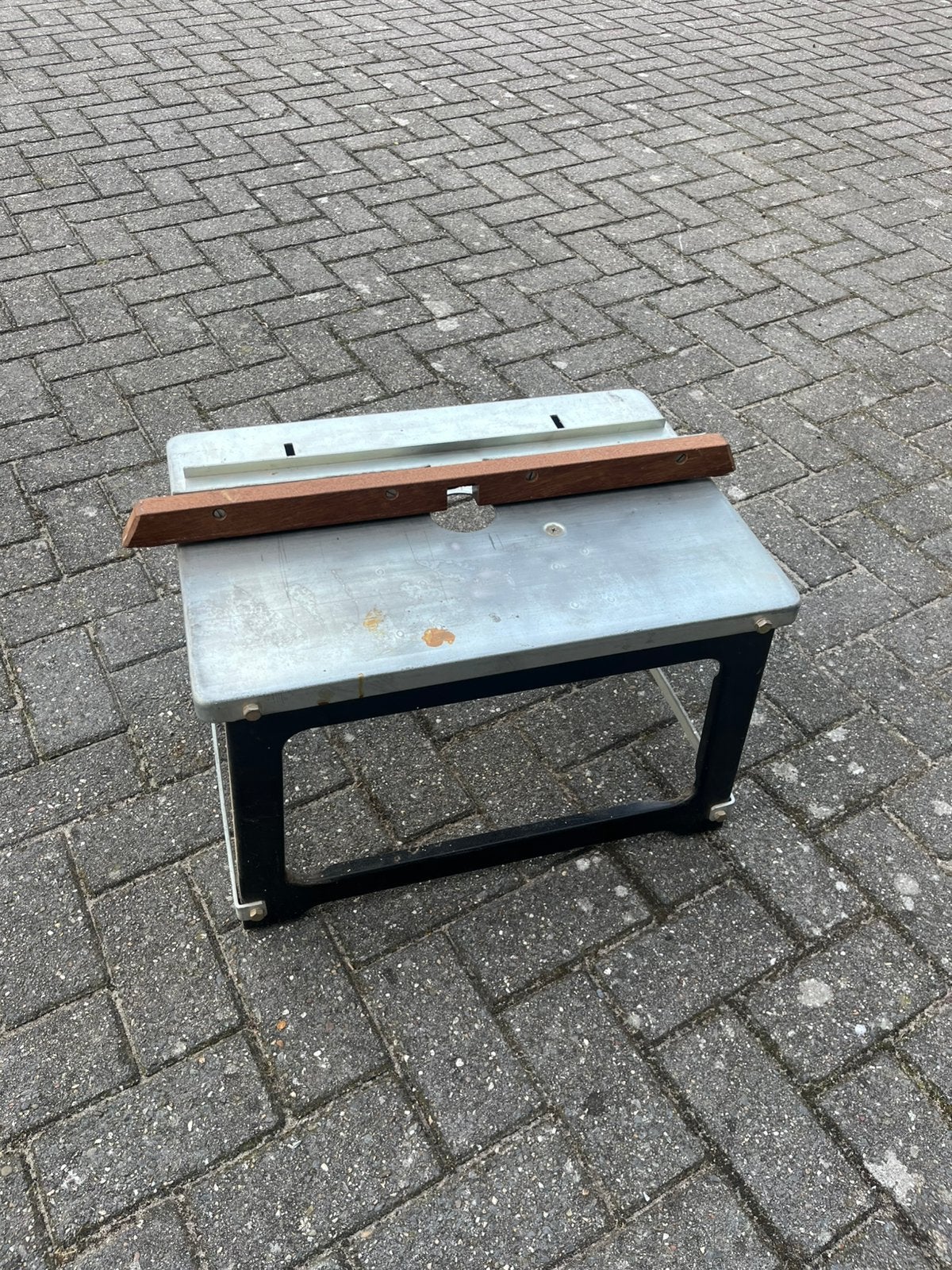 Freestafel voor bovenfrees, Ophalen, Gebruikt