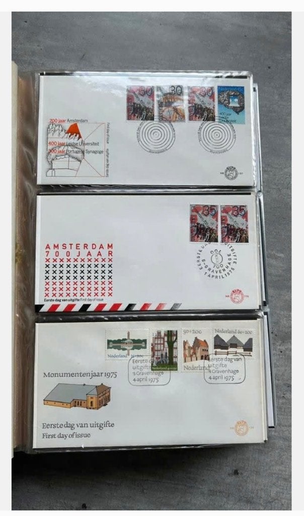 Map met 234 stuks eerste dag enveloppen, Postzegels en Munten, Postzegels | Nederland, Ophalen of Verzenden