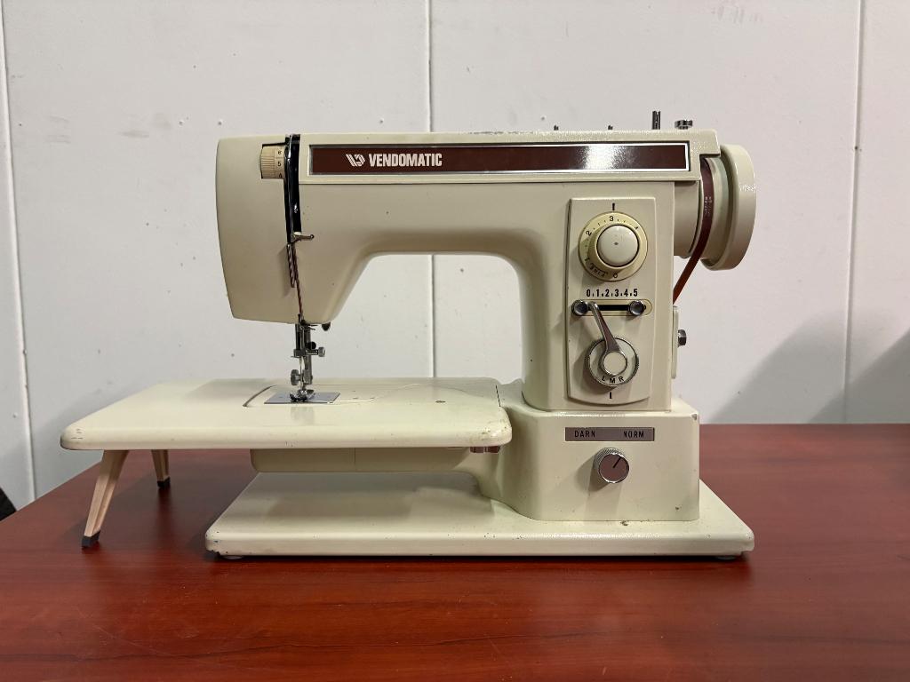 Vendomatic naaimachine model B7646, Ophalen of Verzenden, Gebruikt, Naaimachine, Overige merken