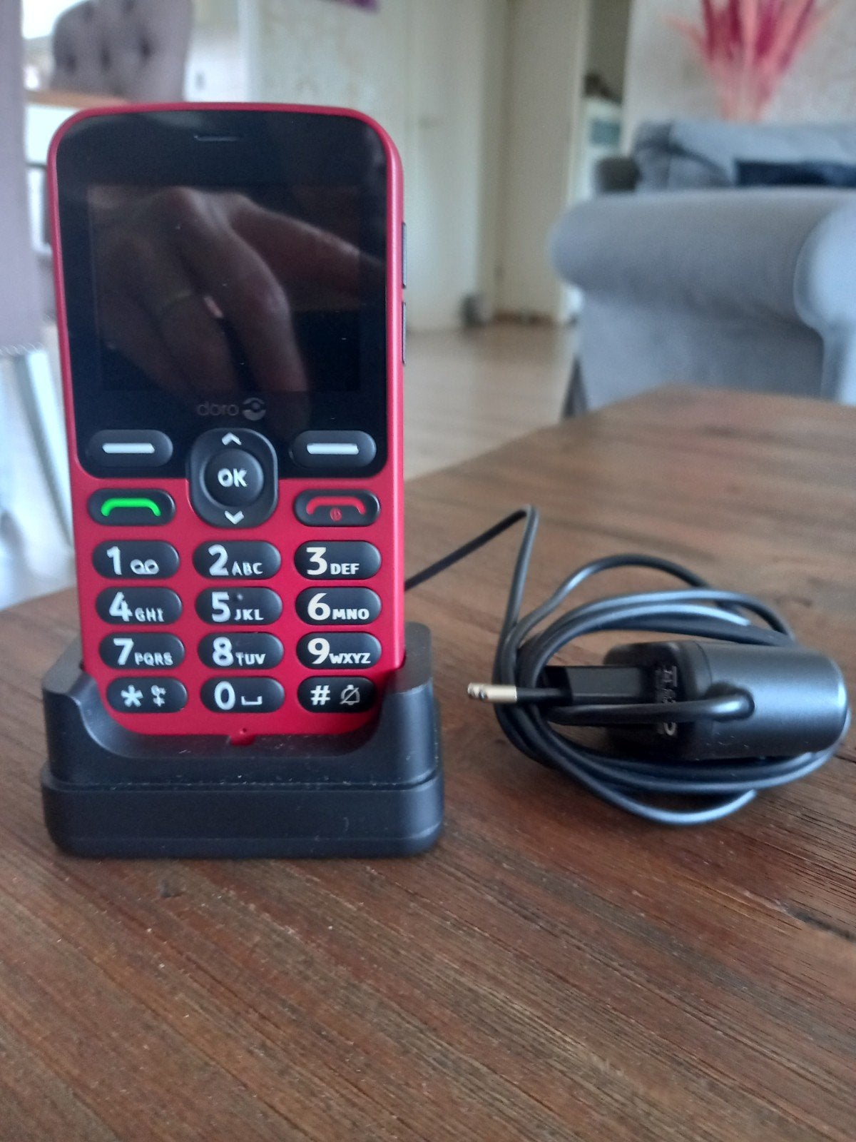 Rode senioren telefoon Doro 1880 nieuw, nooit gebruikt, Ophalen of Verzenden, Nieuw, Rood