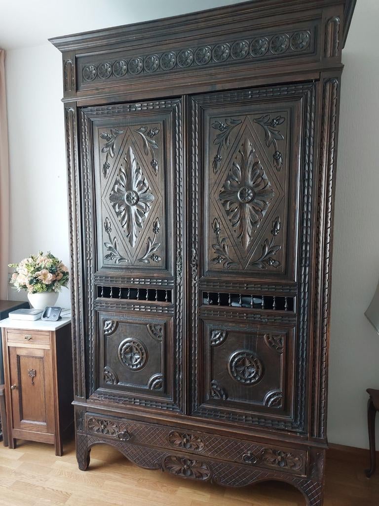 Antieke bretonse kast in zeer goede staat, Antiek en Kunst, Ophalen of Verzenden