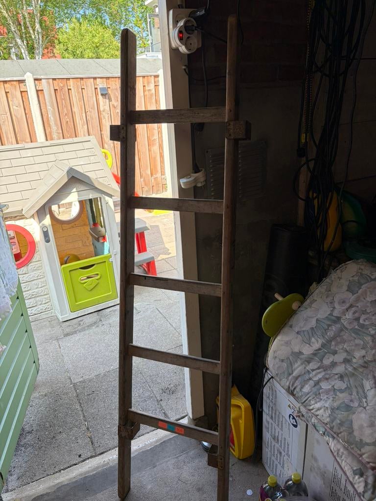 Decoratie ladder, Doe-het-zelf en Verbouw, Ladders en Trappen, Ophalen, Zo goed als nieuw, Minder dan 2 meter