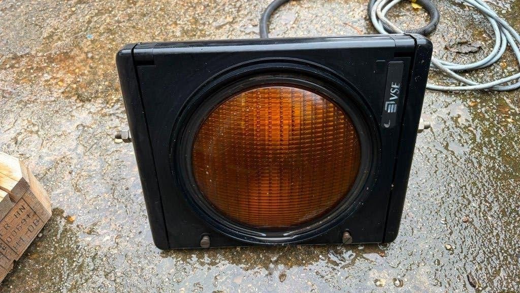 VSE oranje verkeerslicht waarschuwingslamp, Ophalen, Gebruikt, Minder dan 50 watt, Lamp