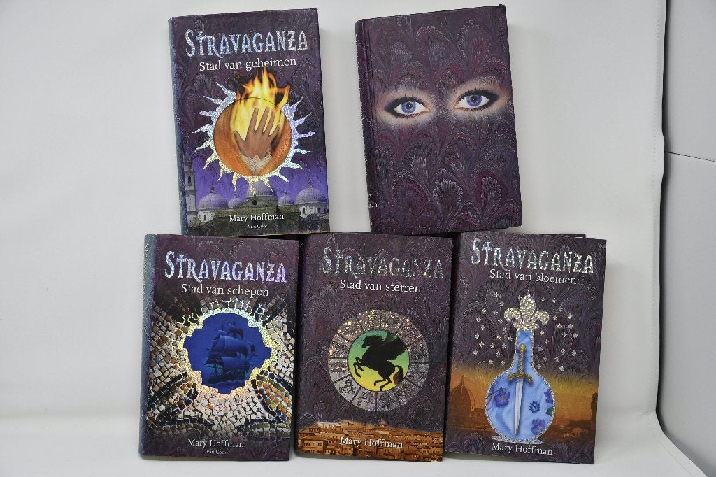 5x Stravaganza Boeken, Boeken, Ophalen, Gelezen