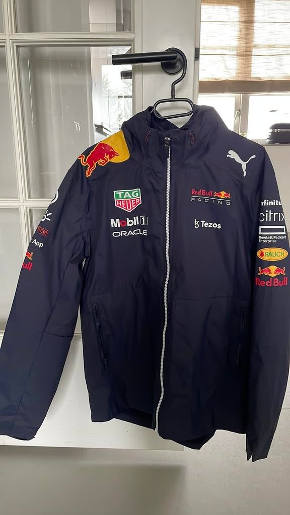 Red Bull racing wind rain jacket Puma, Ophalen, Zo goed als nieuw, Blauw